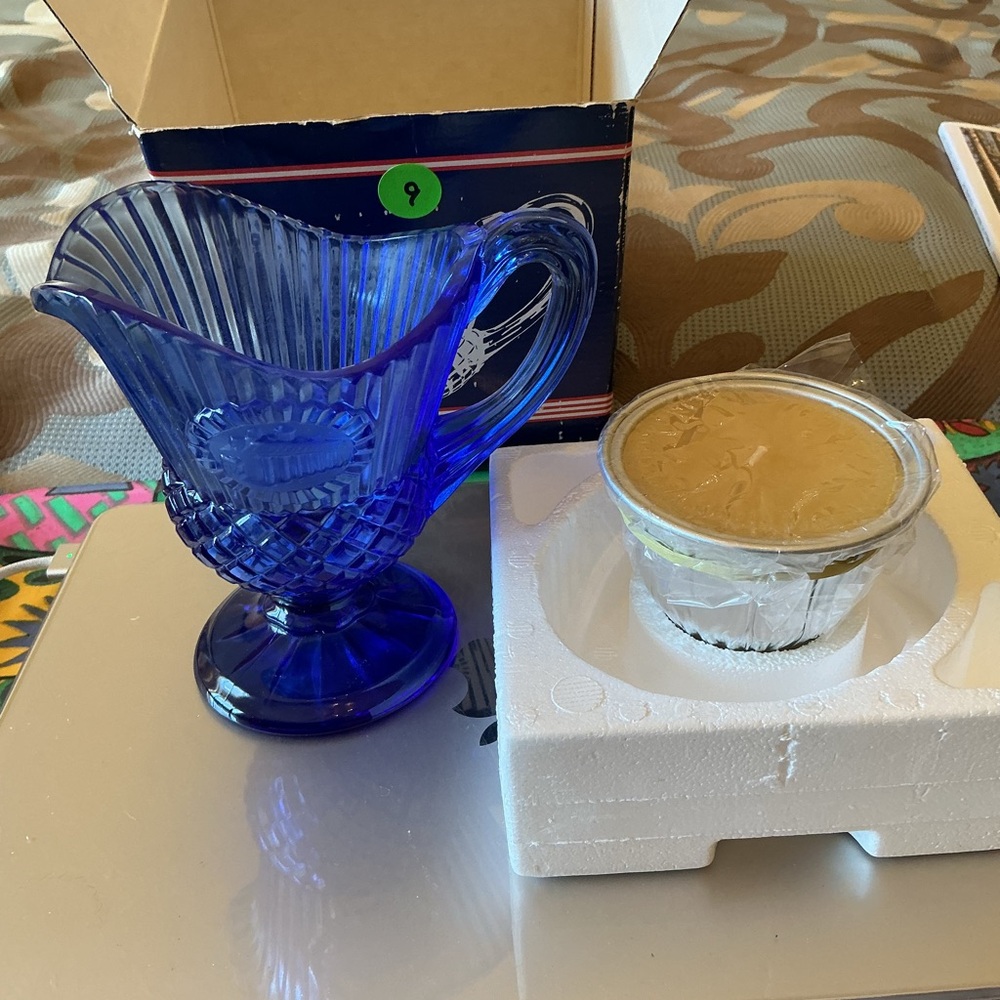 Avon Fostoria Candle Holder with Floral Medley Candle - Picture 3 of 5